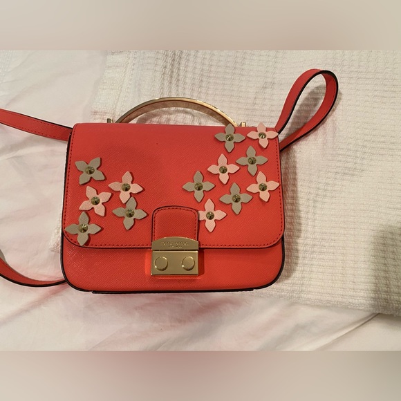 henri bendel Handbags - Henri Bendel Summer Bag